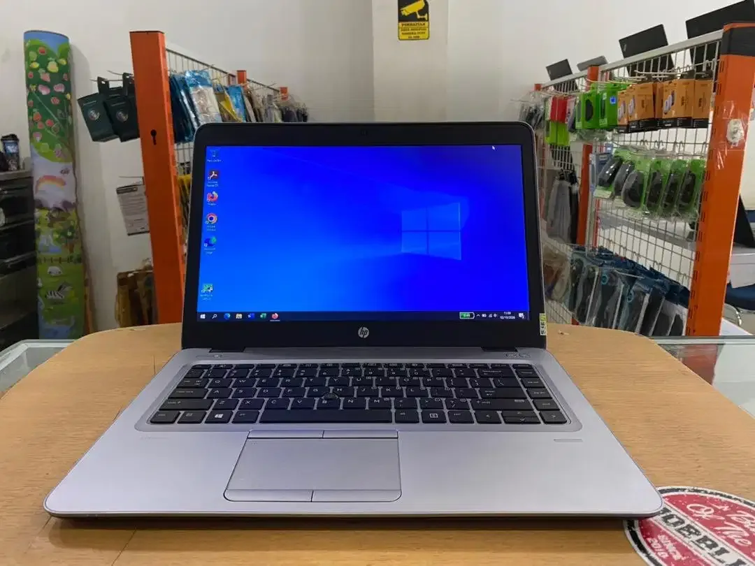 HP Elitebook 745 G4 Amd Pro A10 Ram 8GB SSD 128GB Slim Mulus Murah - Image 1 of 10
