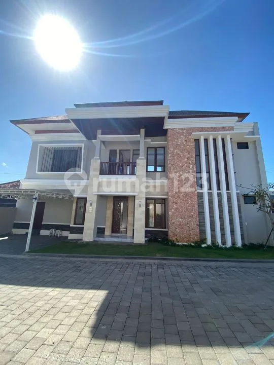 Dijual Villa Mewah Dekat Pantai dan Rs Internasional Sanur Bali - Image 1 of 4