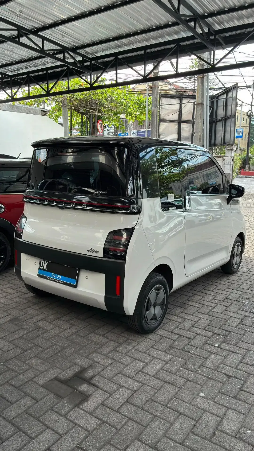 Wuling Air EV 2023 Putih Long A/T Listrik - Image 4 of 5