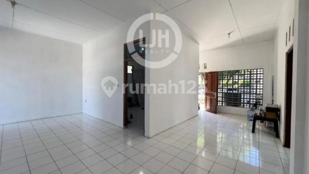 Strategic Shophouse And Land On Jl. Gunung Agung, Denpasar - High Traffic Area Close To Public Facilities - Image 4 of 4