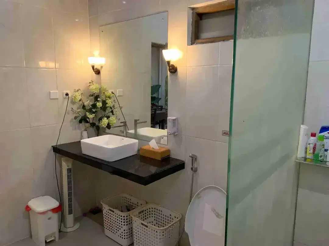 Jual Rumah  Modern minimalis 1 lt  Lokasi Jl Nuansa Kori Ubung Kaja Denpasar area strategis Hunian & Tidak Banjir - Image 5 of 9