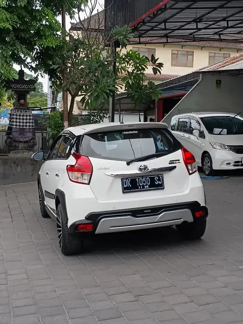 YARIS TRD HYKER MANUAL GANTENG ASLI BALI TANGAN PERTAMA - Image 4 of 9