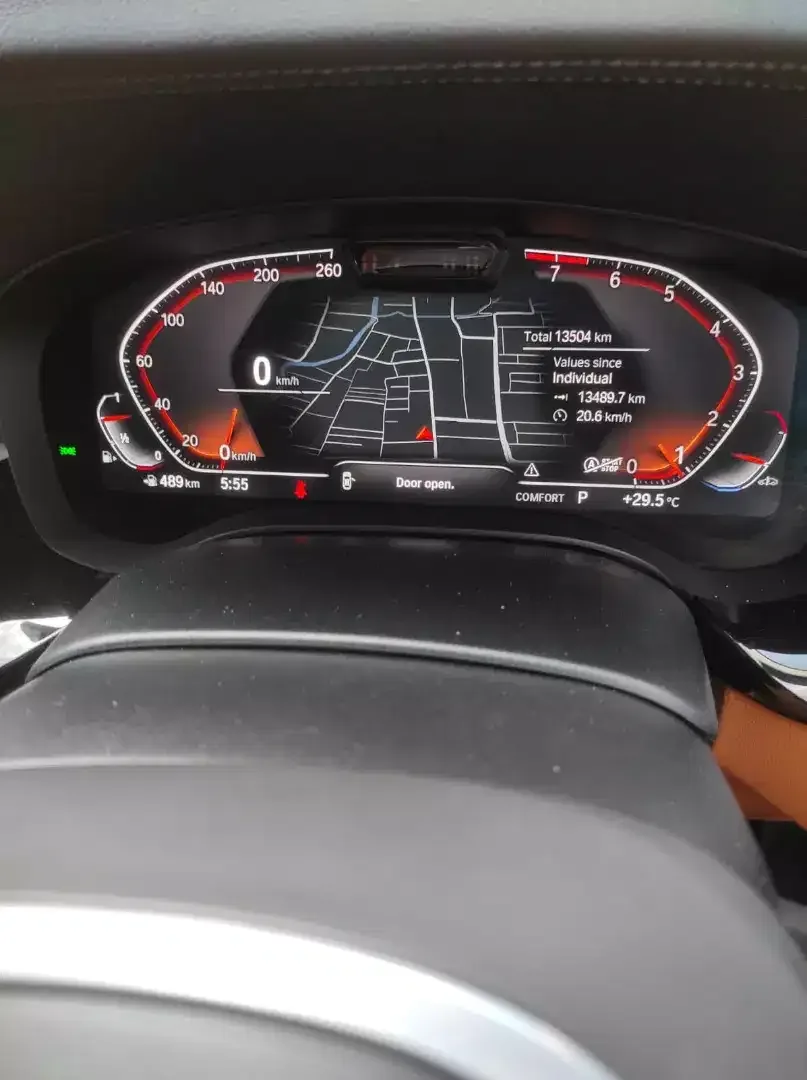 BMW 530i opulence 2.0 AT turbo 2023 - Image 3 of 10