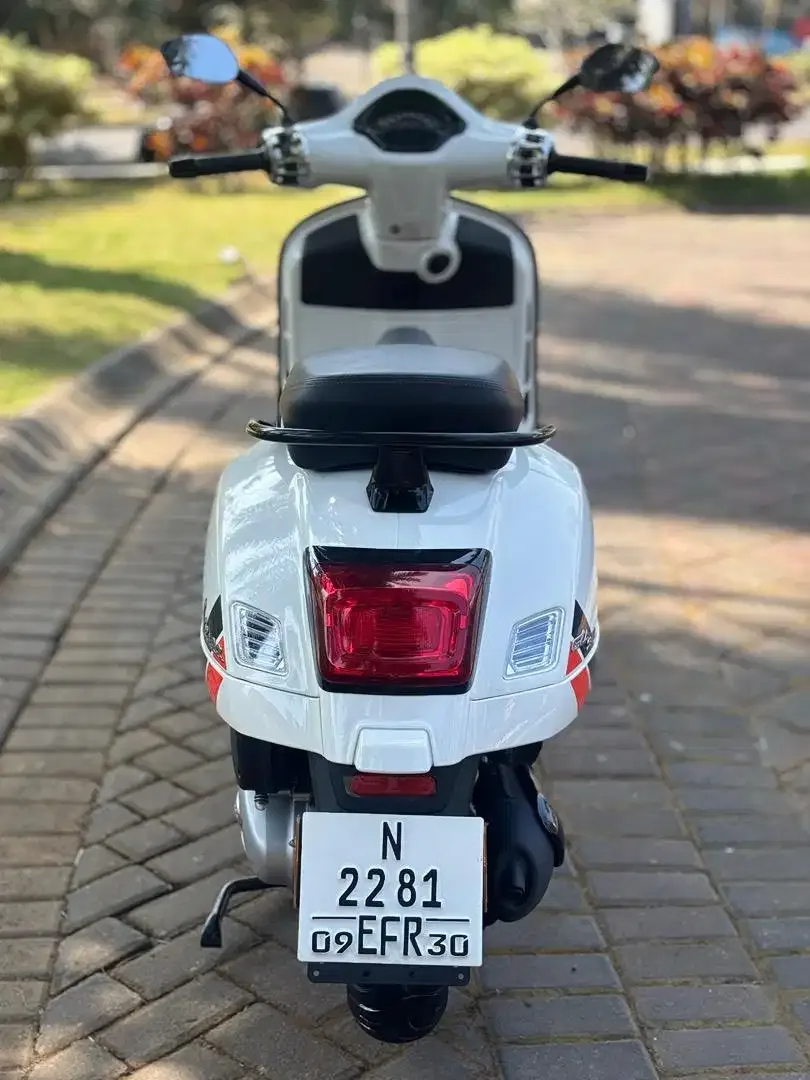 Gress Vespa GTS Super Sport 150 ABS Keyless thn 2025 Koko Motor - Image 9 of 10