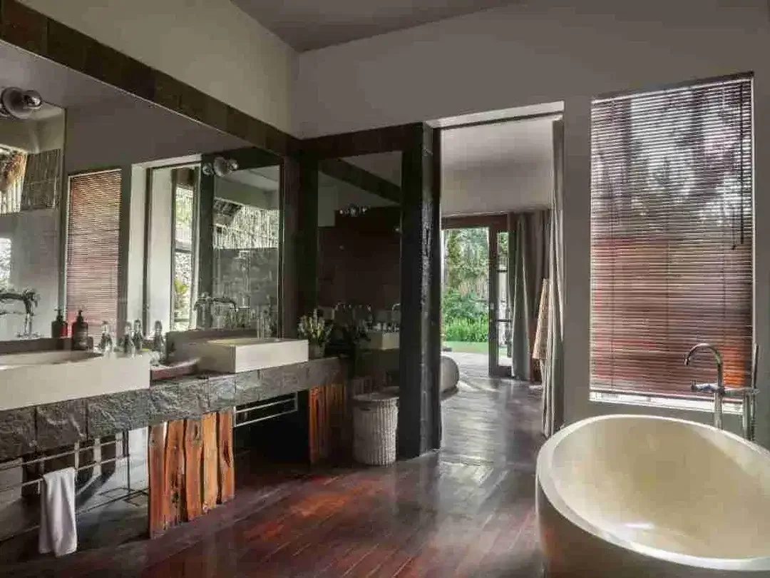 Luxury Beachfront Pererenan Villa With Direct Access To The Canggu Beach - Image 7 of 10