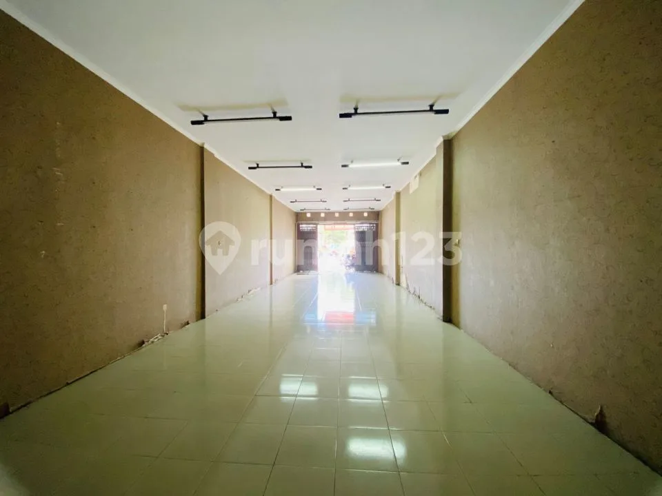 Dijual Ruko Kantor 3 Lantai Dekat Sunset Road di Kuta, Bali - Image 1 of 4