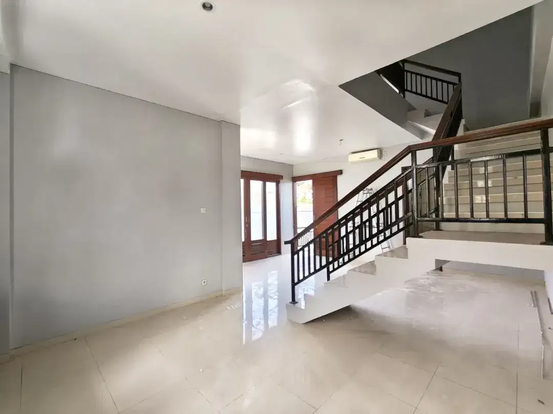 RUMAH DI KAWASAN ONE GATE SYSTEM -DI TAMAN GIRI NUSA DUA - Image 2 of 10