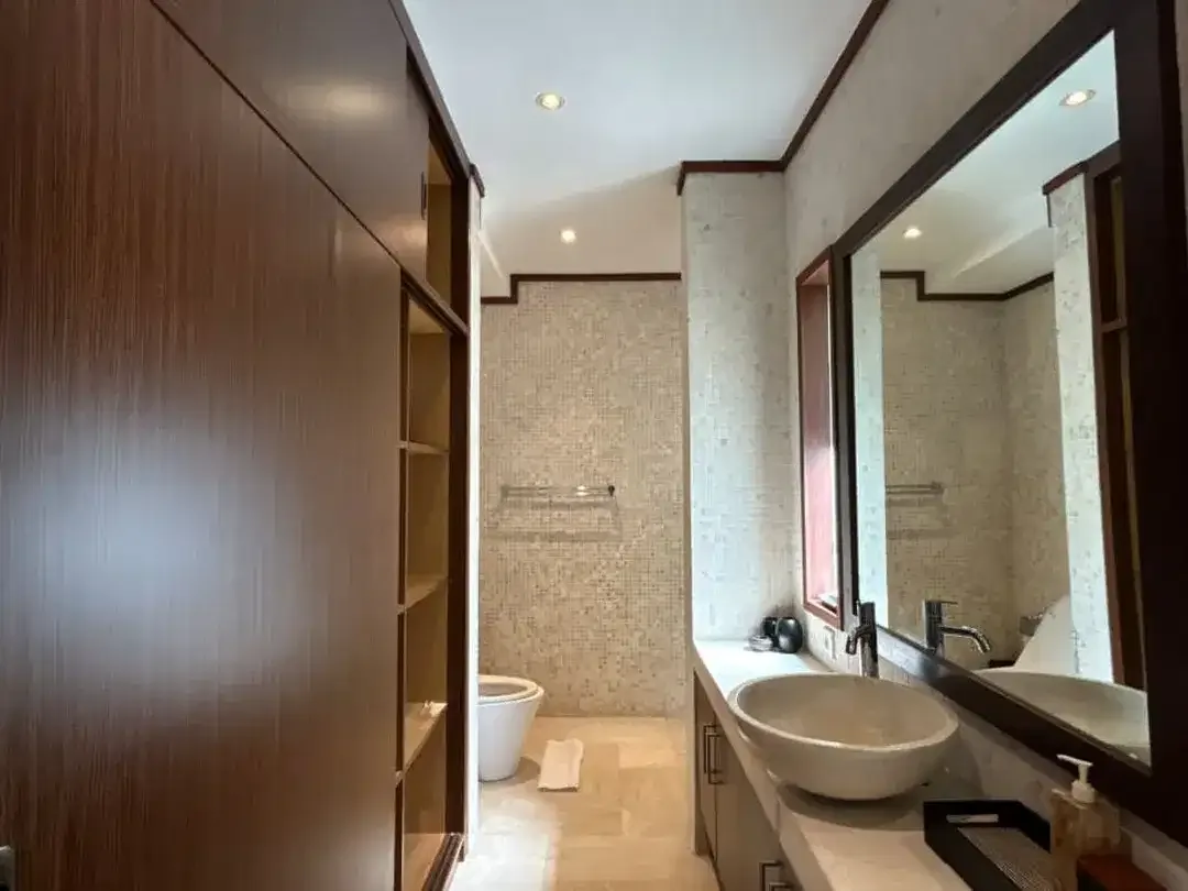 BALINESE VILLA NEAR PERERENAN BEACH - FOR SALE - Image 6 of 10