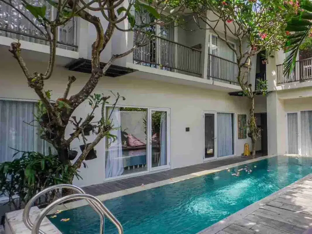HOTEL MURAH BINTANG 3 SEMINYAK BALI - Image 1 of 10