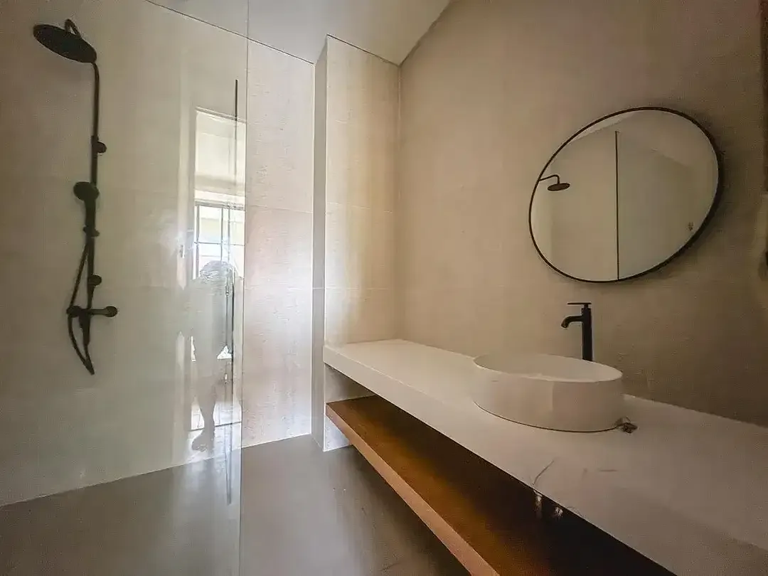 2 UNIT VILLA SEMI MEDITERRANEAN 2 LANTAI DI BABAKAN CANGGU - Image 9 of 10