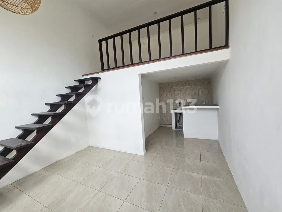 Rumah Baru Konsep Mezanin di Canggu - Image 2 of 4