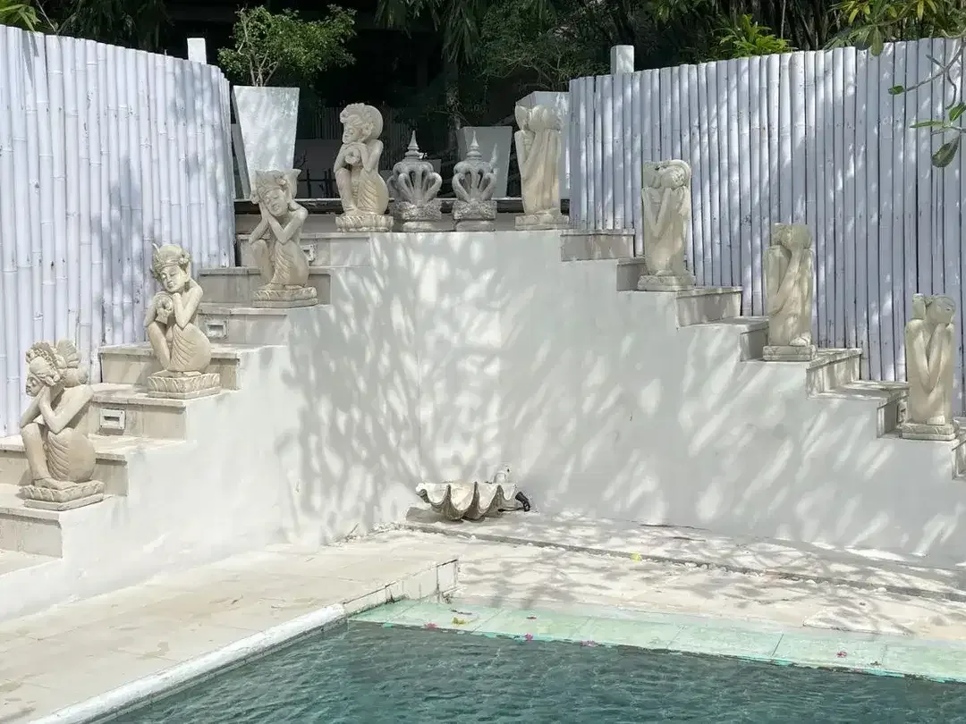 Freehold - Boutique private residence villa with organic gardens in Canggu area - Image 2 of 10