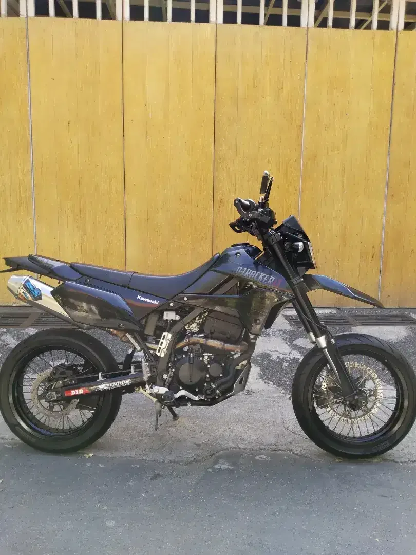 KAWASAKI DTREKER 250 CC TAHUN 2022 PAJAK OFF 2X SURAT LENGKAP - Image 4 of 8