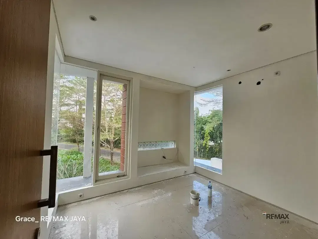 Rumah Eksklusif 2 Lantai 4 Kamar Tidur Dijual di Citraland Denpasar - Image 6 of 10