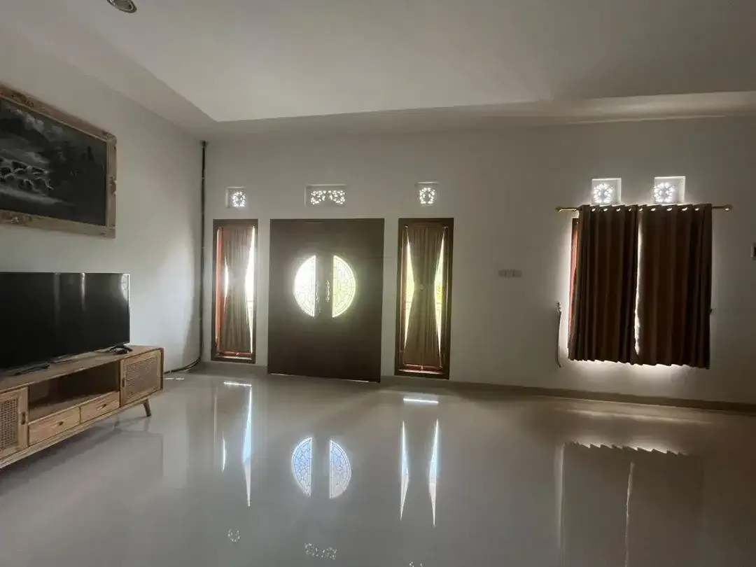 Spacious Fully Furnished 4-Bedroom Villa For Rent In Tanjung Benoa - Image 8 of 10