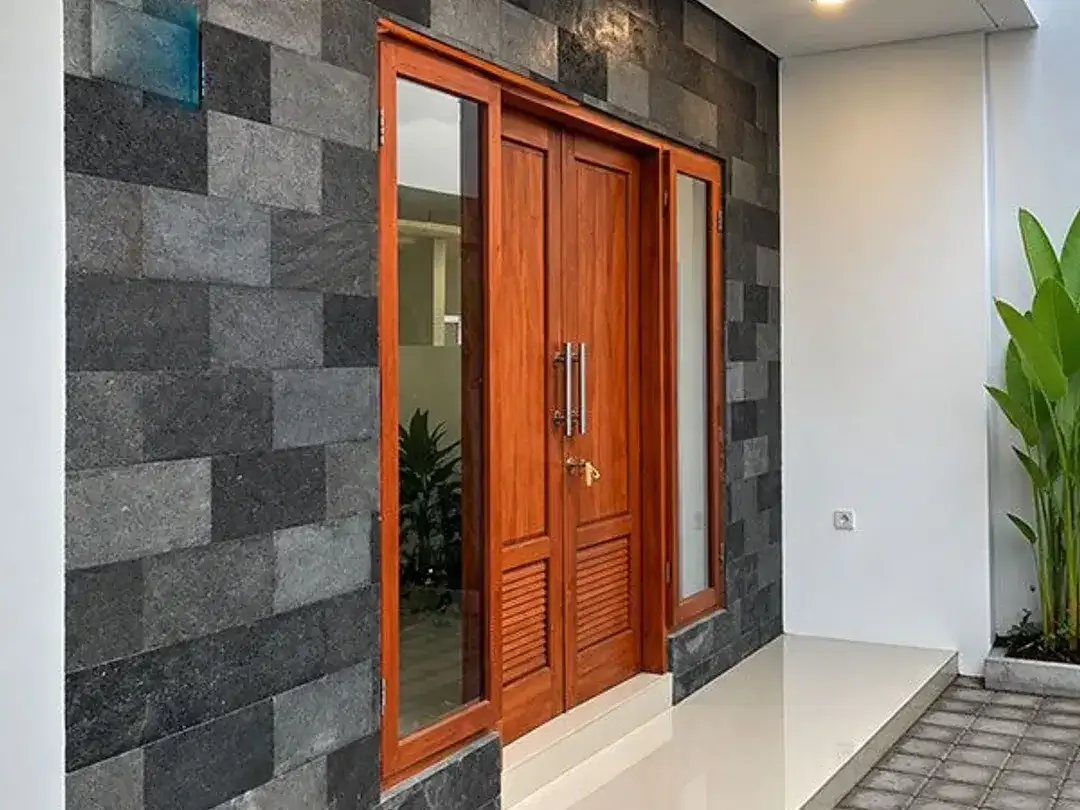 [Amr-128.Gks] Disewakan Tahunan – Rumah Minimalis Lantai 2 di Jantung Kota Denpasar - Image 2 of 8