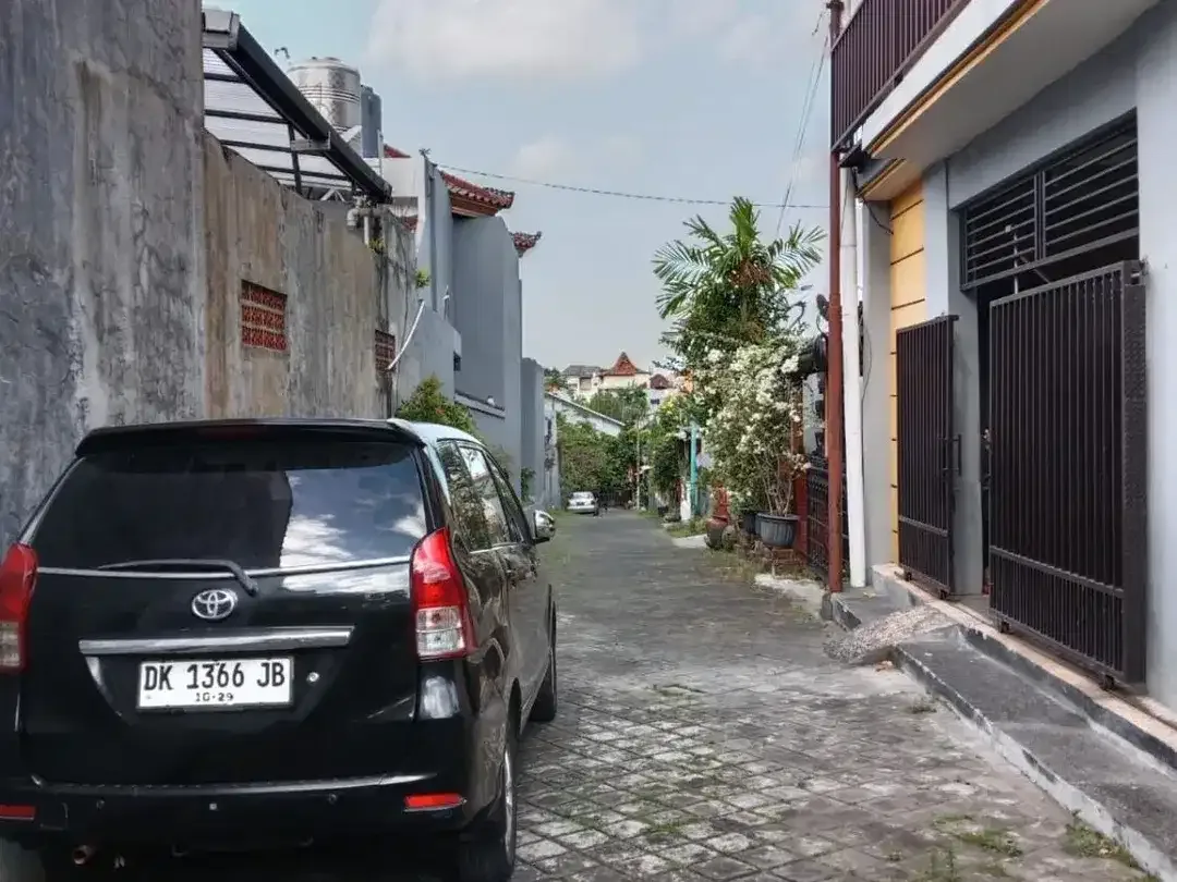 Di Jual Tanah 1 Are + Rumah - Padang Sambian - Denpasar Barat - Image 4 of 5