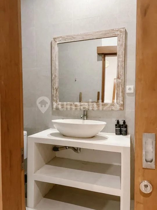 Villa  in Pererenan, Badung modern 3 BR - Image 3 of 4