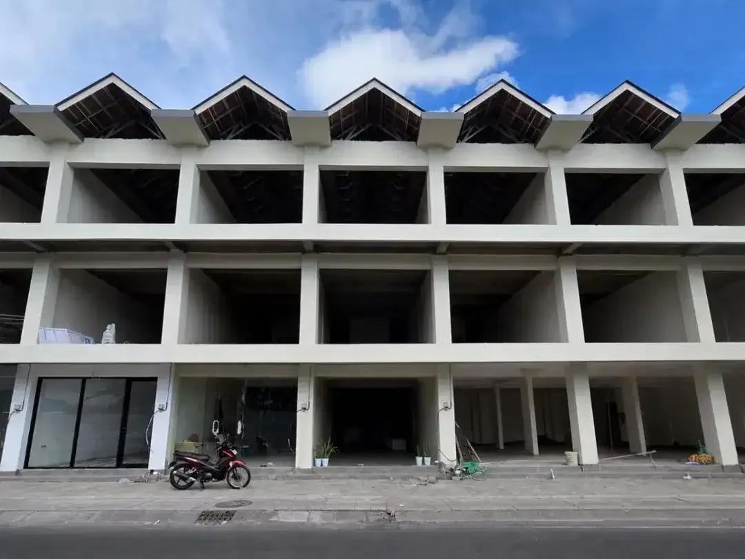 SHOPHOUSE RUKO 400METERS TO ECHO BEACH CANGGU - Image 1 of 4