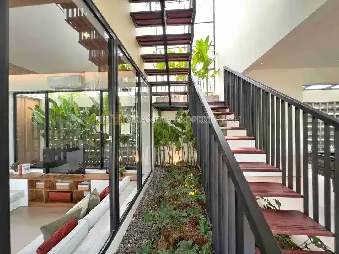 Villa Modern Tropis 3 Kamar dengan Private Pool & Jacuzzi di Pecatu – Freehold - Image 8 of 10
