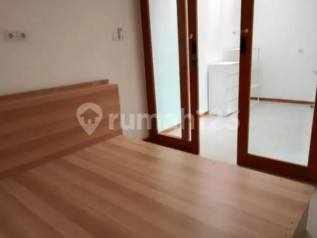 Hunian Modern Minimalis Eksklusif di Tengah Kota Siap Huni - Image 5 of 5