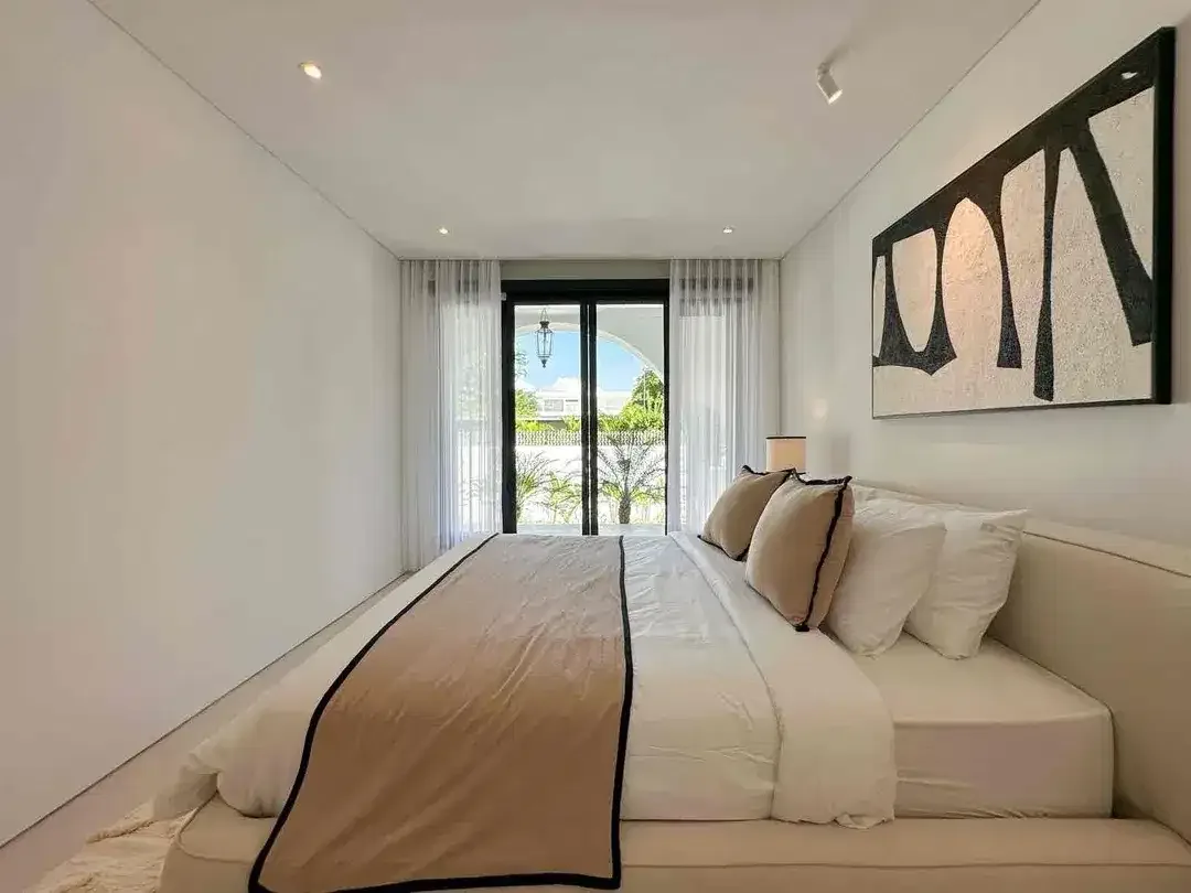 4 BEDROOMS LUXURY  MEDITTERANEAN  STYLE PRIME AND STRATEGIC LOCATION AT BERAWA CANGGU - Image 9 of 10