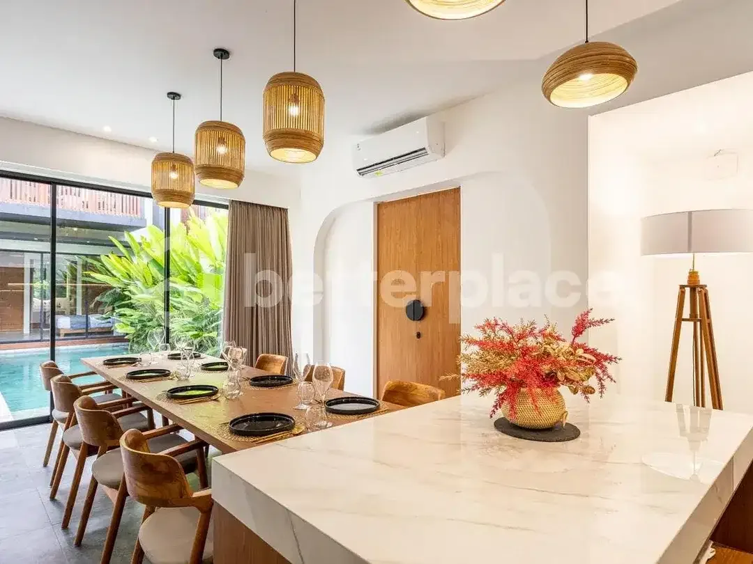 Luxury 4 Bedroom Villa in Canggu – 3 Minutes to Batu Bolong Beach | Prime Investment Opportunity - Image 3 of 10