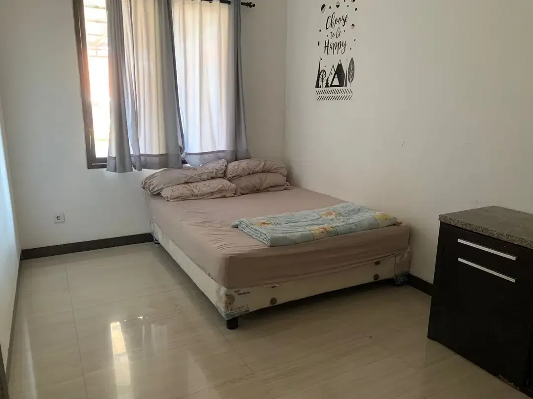 BUC Dijual Segera Rumah Full Furnished Sangat Terawat di Renon - Image 4 of 10