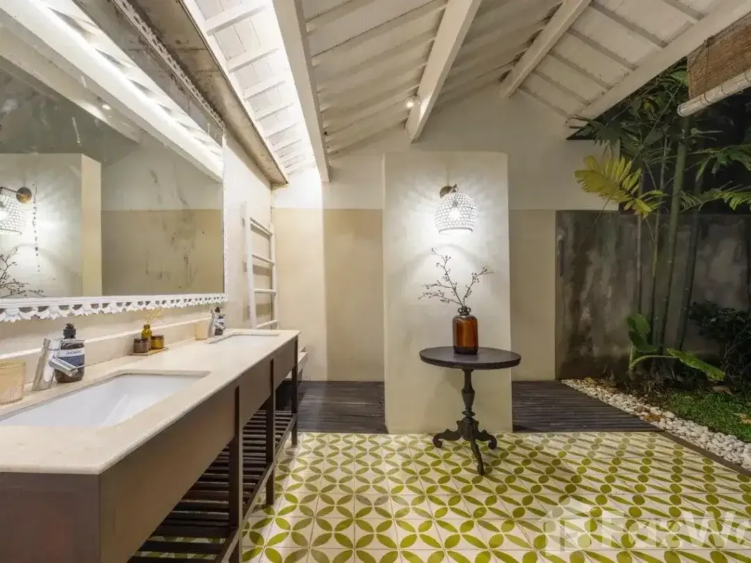 4 Bedroom Villa for rent in Kerobokan, Bali - Image 8 of 10