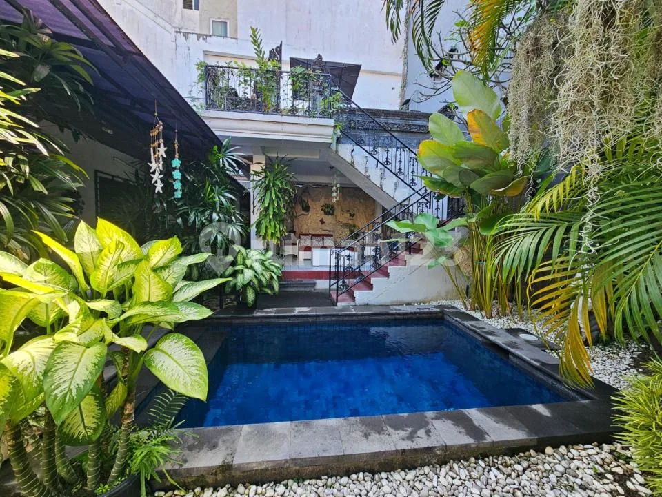 V581 Modern 3Br Beachside Villa Sanur Walk To Mall & Beach - Image 1 of 4