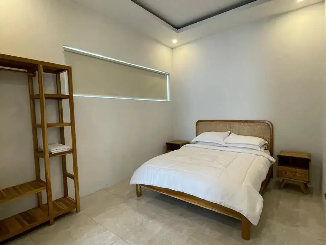 MODERN MINIMALIST VILLA IN SEMINYAK - Image 9 of 10