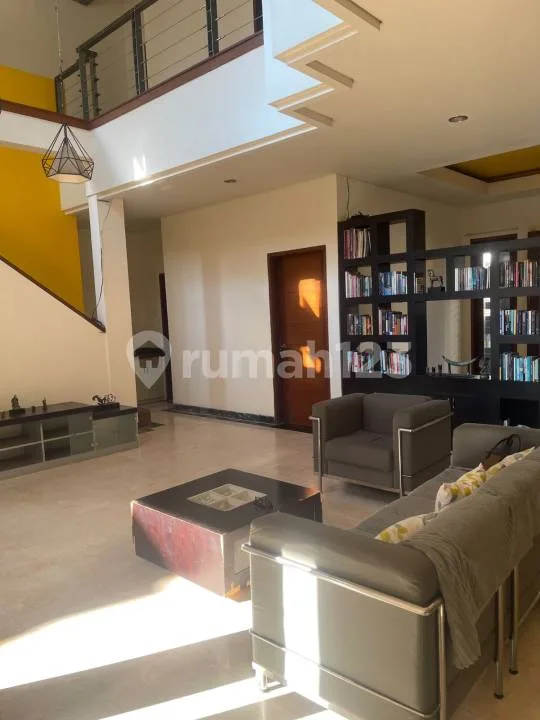 Disewakan Rumah Lingkungan Nyaman Dalam Kota Sangat Strategis - Image 4 of 4