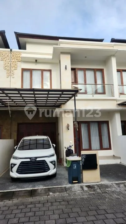 Rumah Semi Furnished 2 Lantai 4+1 Kamar Seminyak - Image 1 of 4
