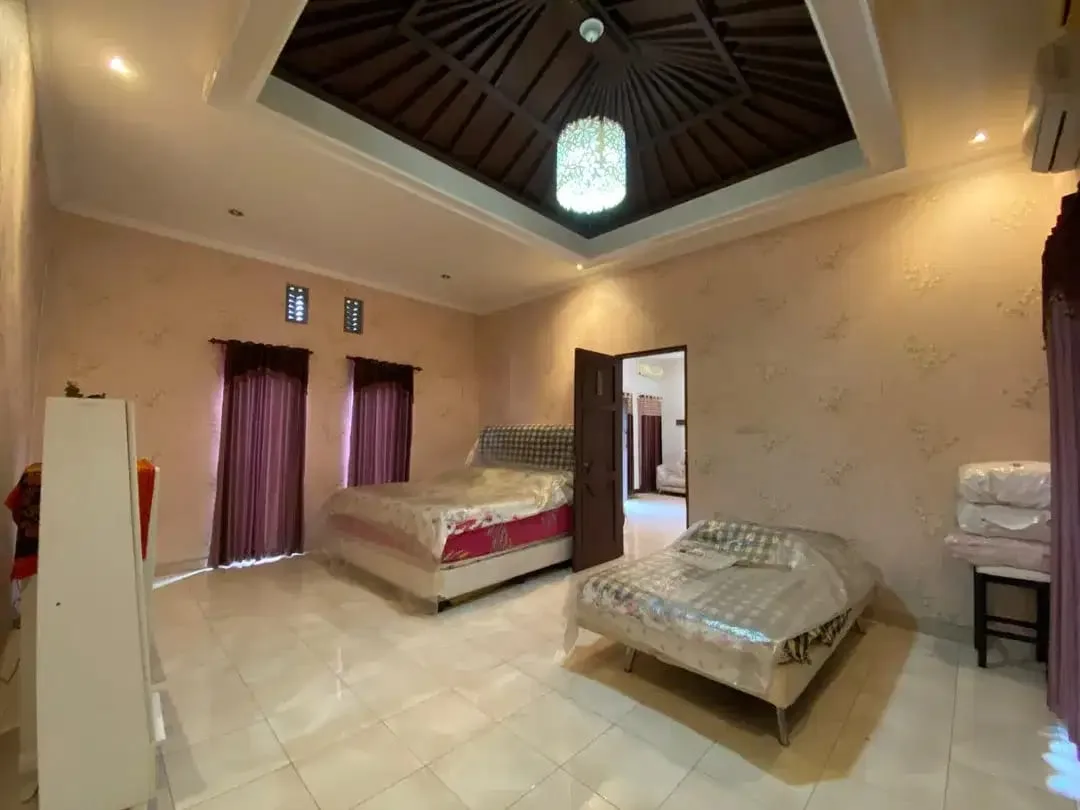 House Area Gatot Subroto Barat, Denpasar, Close to Citraland Waterpark - Image 3 of 6
