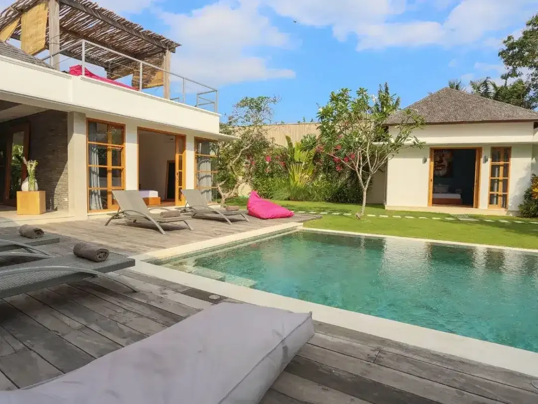 ID:H-148 Disewakan Luxury Villa Umalas Kerobokan Bali - Image 1 of 10