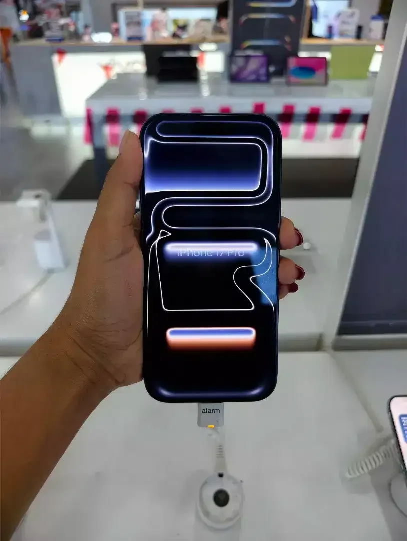 Iphone 17 Pro 256GB - Image 2 of 2