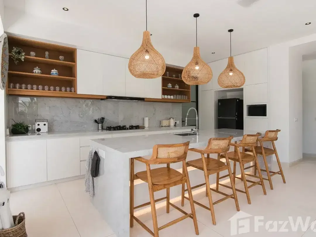 4 Bedroom Villa for rent in Kerobokan, Bali - Image 5 of 10