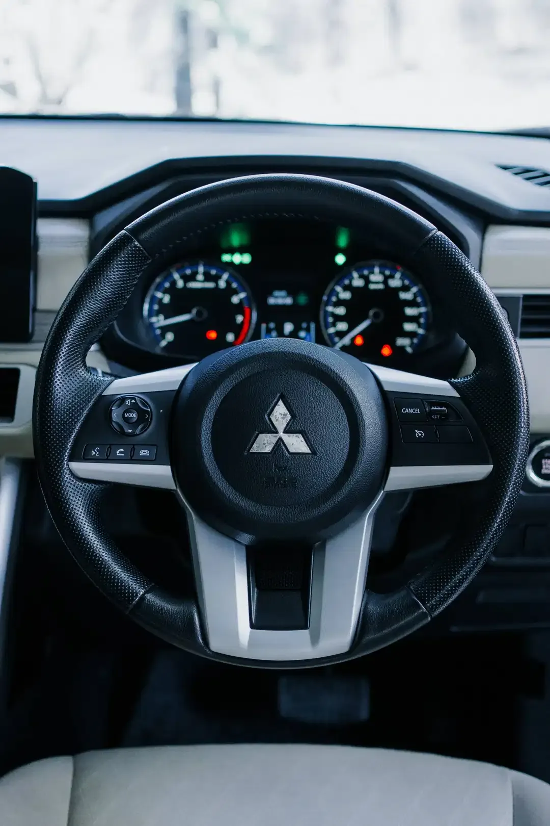 XPANDER ULTIMATE 1.5 CVT 2022 - Image 8 of 10