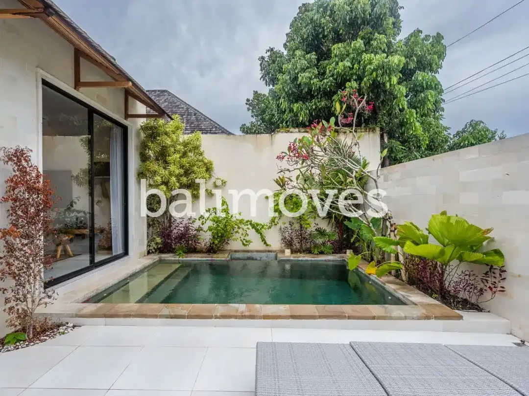 Villa Baru dengan Tiga Kamar Tidur yang Menawan di Sanur - Image 3 of 10