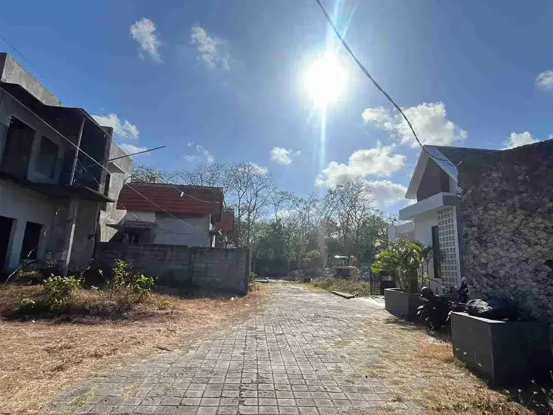 BUC TURUN HARGA..!! DIJUAL TANAH KAVLING BONUS VILLA TOTAL LUAS TANAH 1.150 M2 DI NUSA DUA - Image 2 of 9