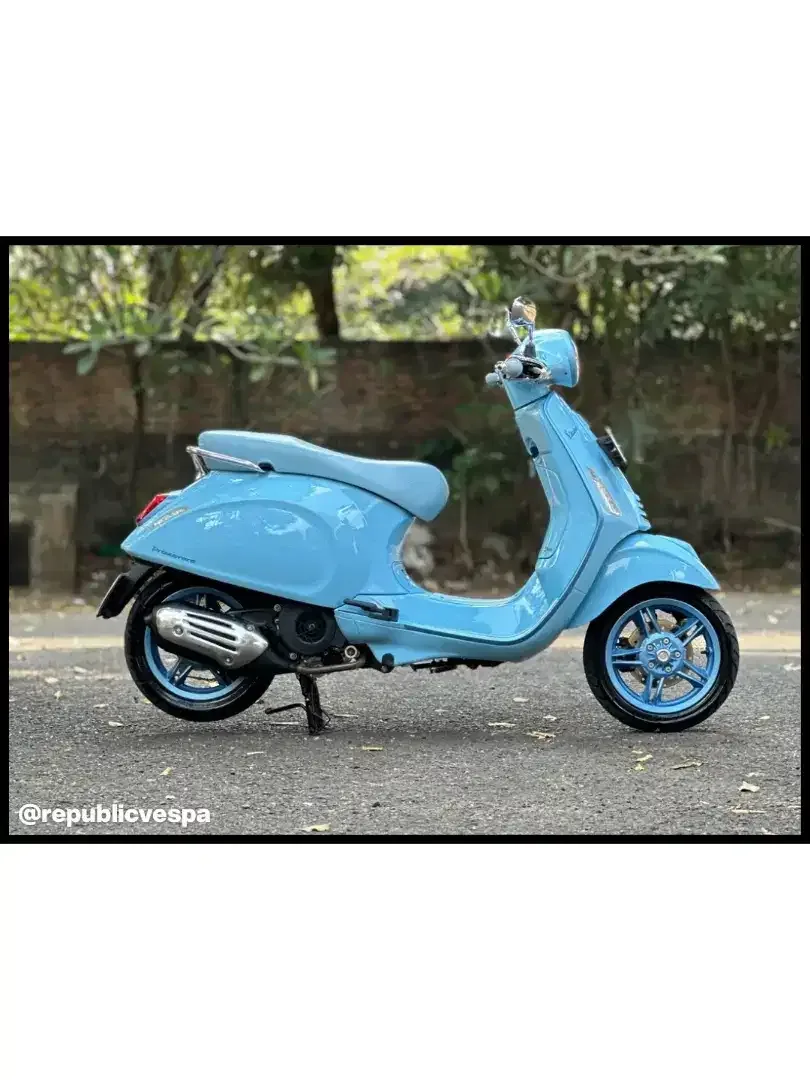 VESPA PRIMAVERA S NEW MODEL 150 IGET ABS LED TH 2025 PERCECT CONDITION - Image 3 of 7