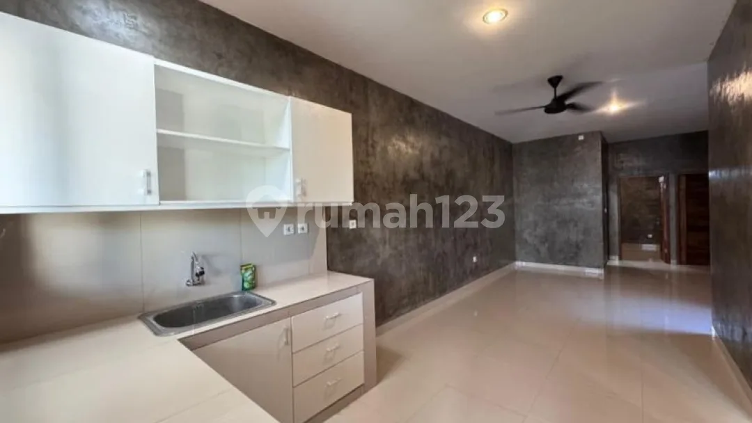Rumah Baru Siap Huni Semi Furnished di Kerobokan Badung - Image 4 of 4
