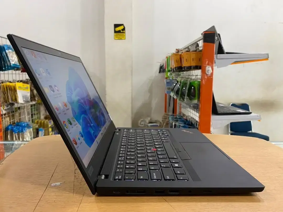 Lenovo ThinkPad T495 AMD Ryzen 5 Pro Ram 16GB SSD 512GB VGA 2GB Touch - Image 4 of 10