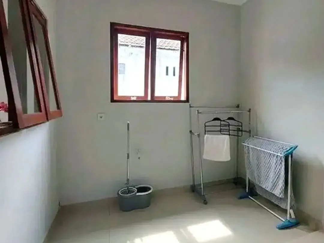 [Amr-064.Gev] Disewakan Bulanan Rumah Baru 2 Lantai di Gatsu Timur – Denpasar - Image 6 of 10