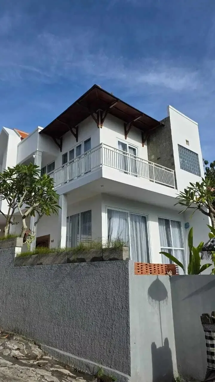 DIJUAL CEPAT VILLA UBUD CANTIK 2 LANTAI FULL FURNISHED - Image 1 of 10