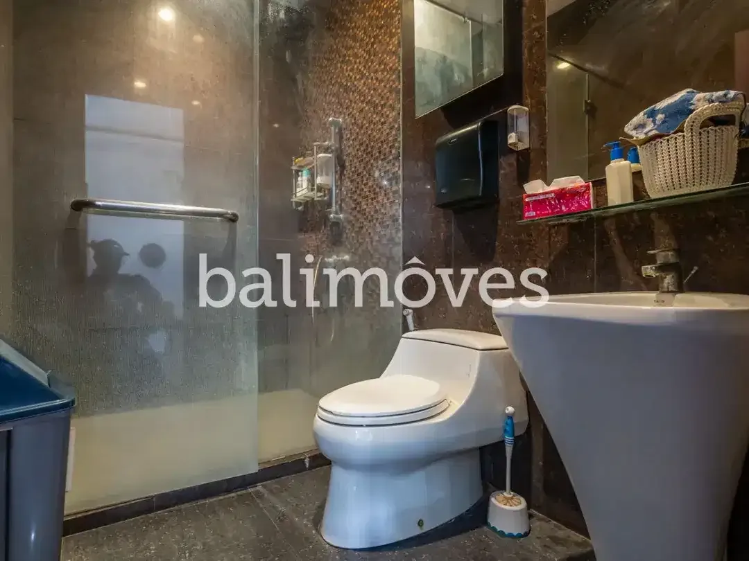 Dijual Villa Lima Kamar Tidur Hak Milik di Renon - Image 9 of 10