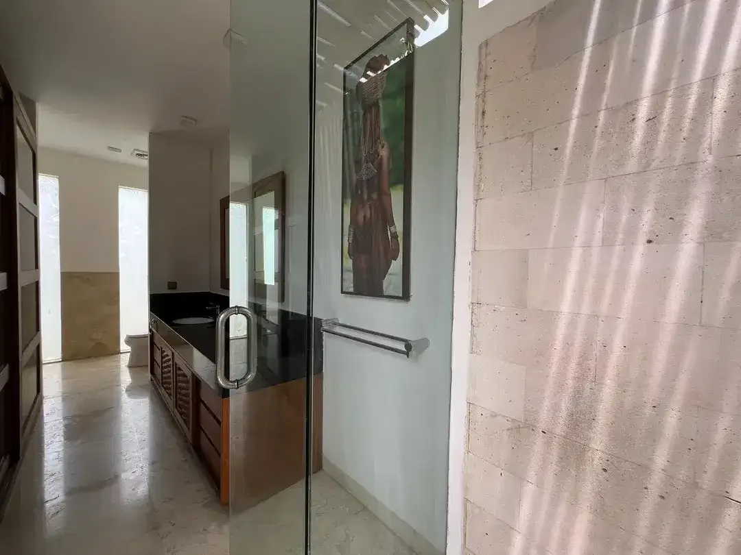 Luxury 7 Bedroom Villa – Walking Distance to Batu Belig Beach - Image 10 of 10