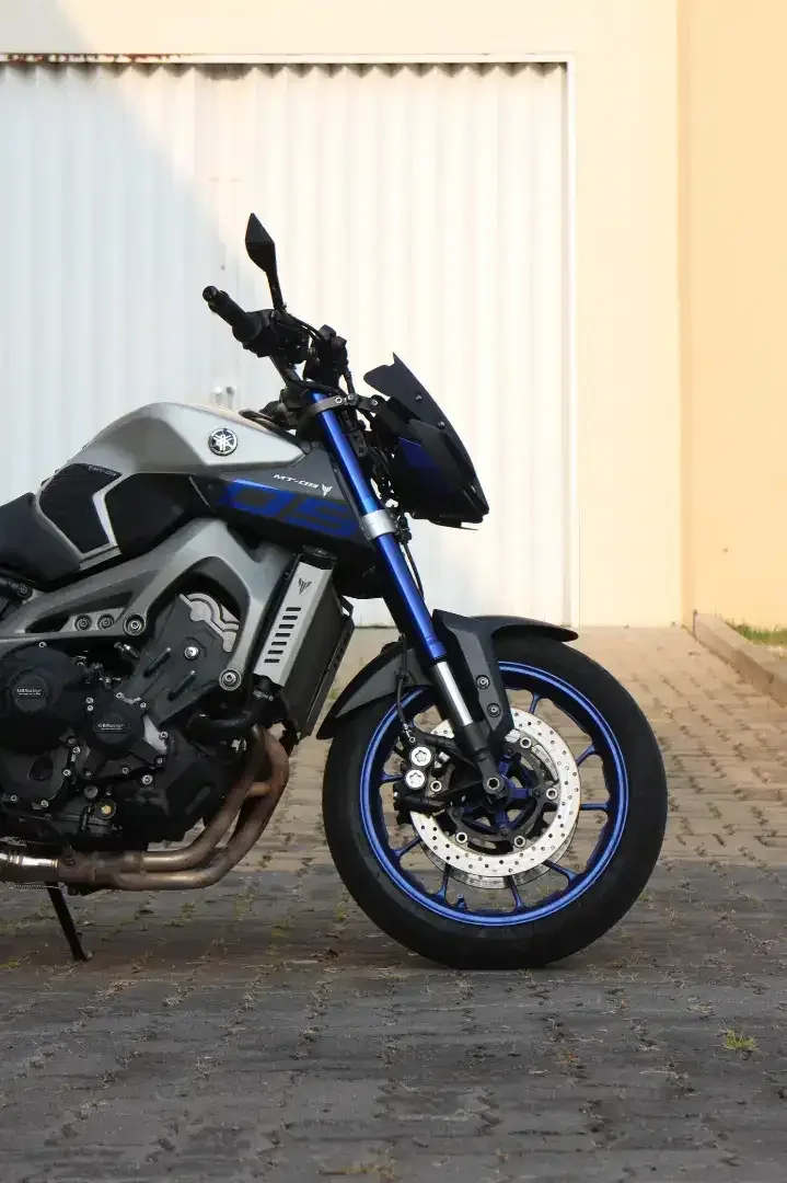 Yamaha Mt09 2017 Blue Race, kondisi full cakep. Full mulus, no PR. - Image 3 of 10
