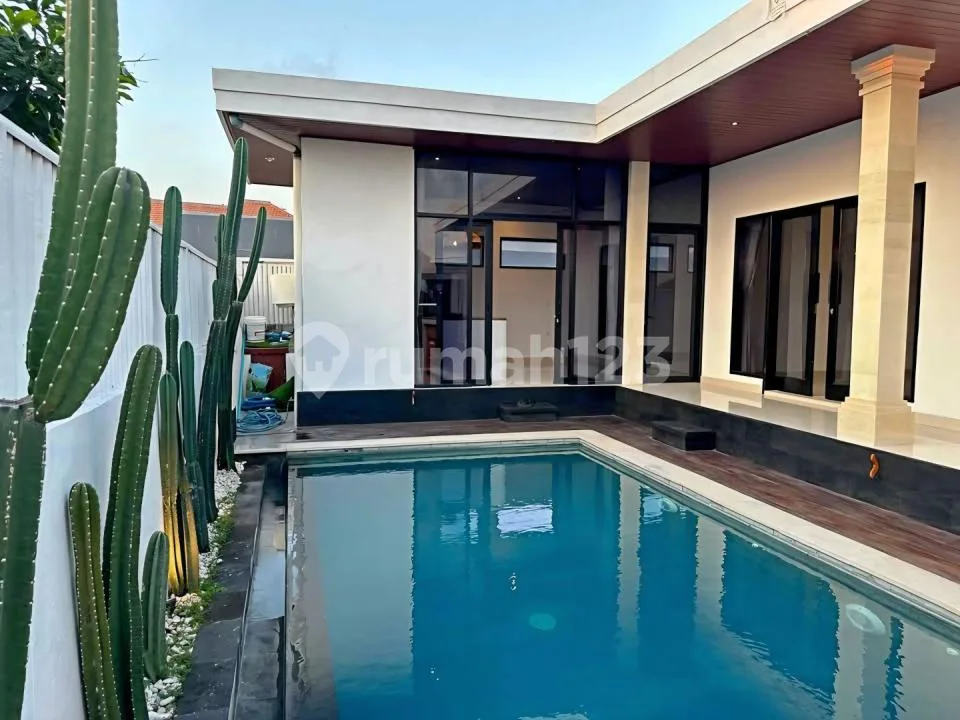 Modern 2-Bedroom Villa For Rent In Canggu - Image 2 of 4