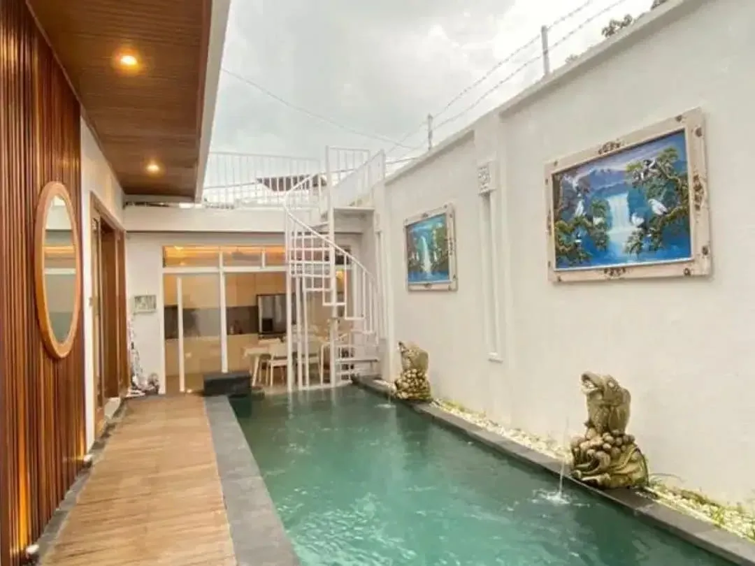 VILLA POSISI HOOK SIAP HUNI DI KAYU TULANG CANGGU - Image 1 of 10